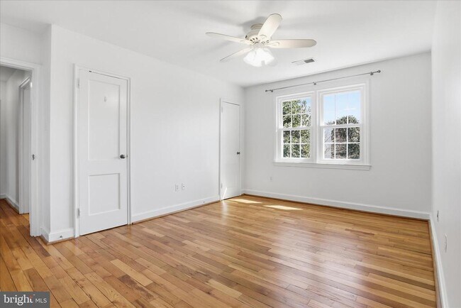 Photo - 1305 S Walter Reed Dr Unidad 201