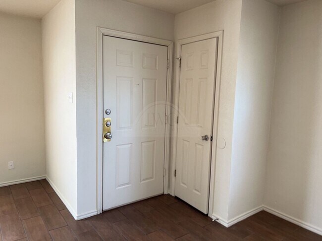 Photo - 915 McDaniel Cir