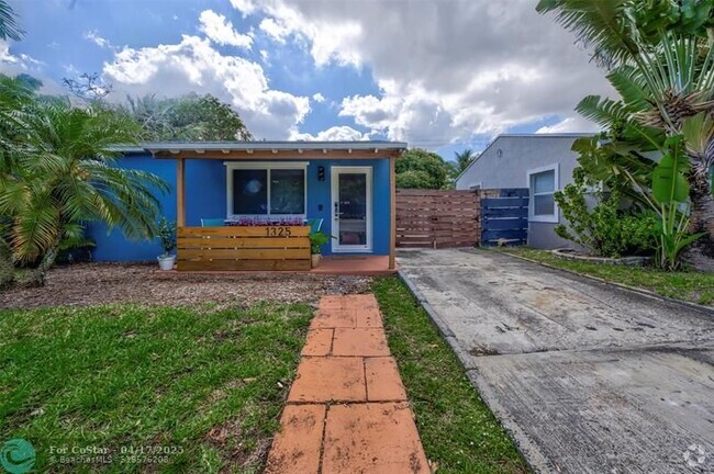 Building Photo - 1325 NW 1st Ave Rental