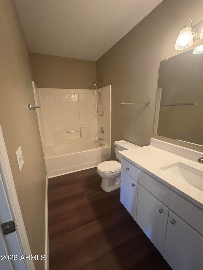 Photo - 1295 N Ash St