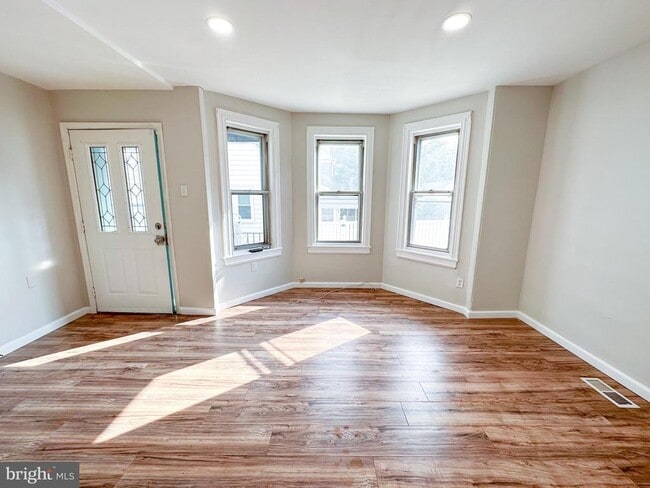 Photo - 19 Lane Ave Apartment Unit 1