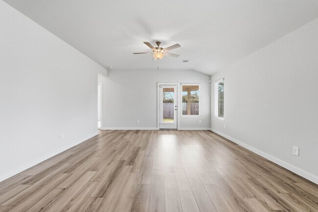 Photo - 18037 Martin Pines Dr