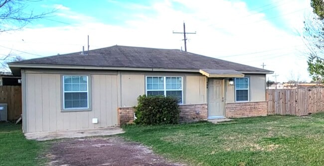 Building Photo - 109 Will St