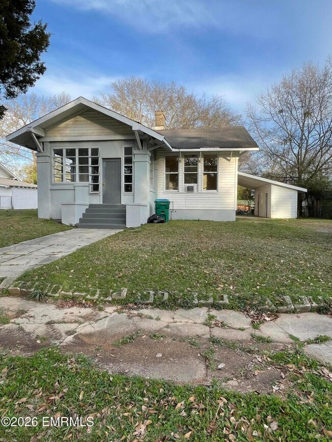 Building Photo - 1606 37th Ave