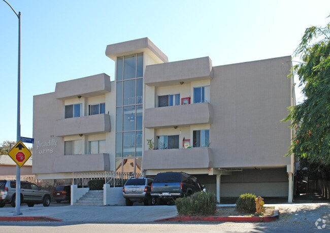 8822 W. Cadillac Ave.