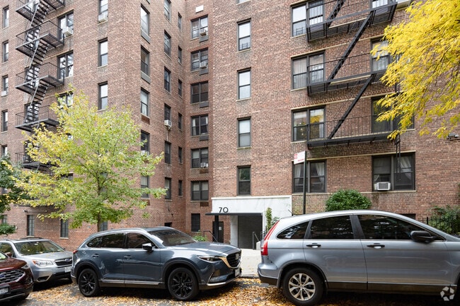 Photo - 70 Park Ter E