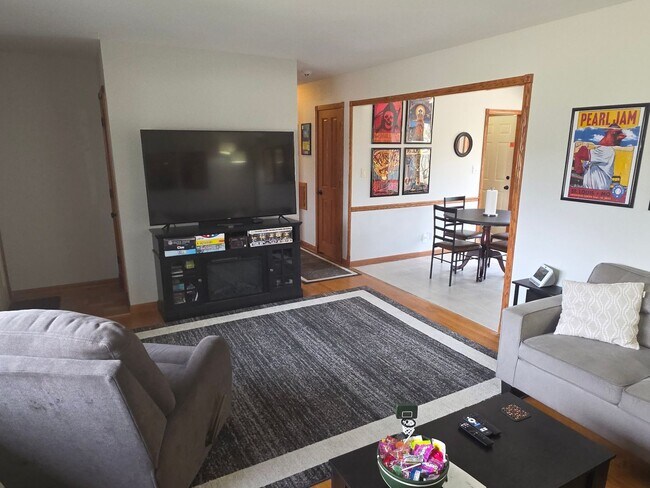 Photo - Updated 3 bedroom Racine ranch