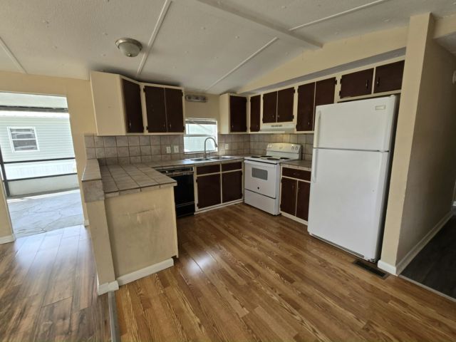 Photo - 11211 East Bay Rd