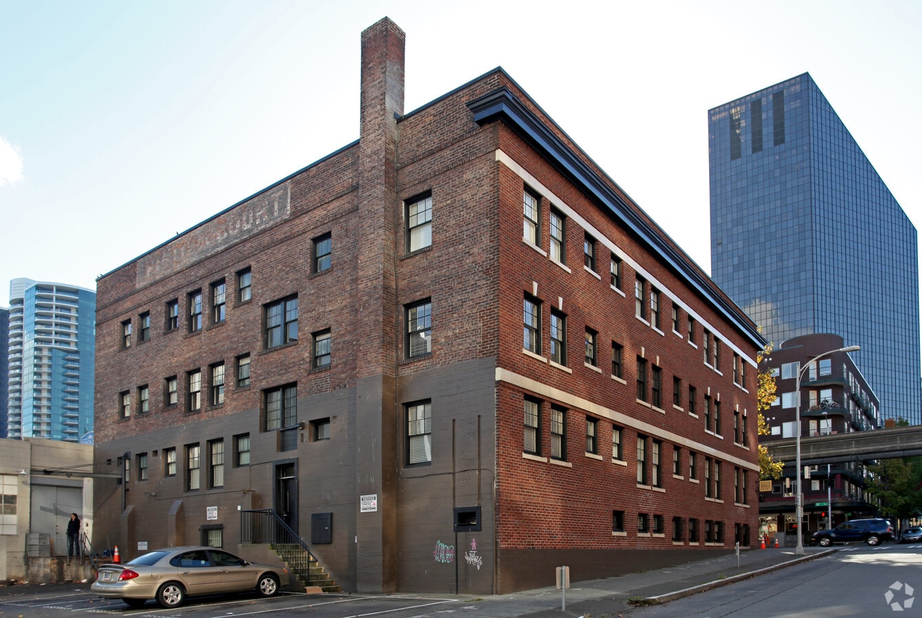 Photo - Fifth Avenue Court