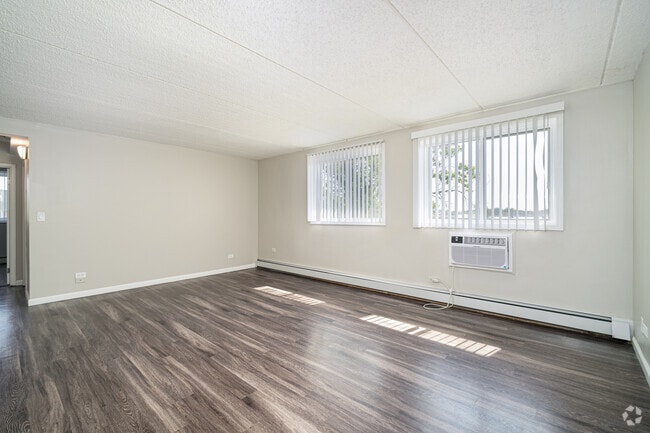 2BR, 1BA - 853SF - Living Room
