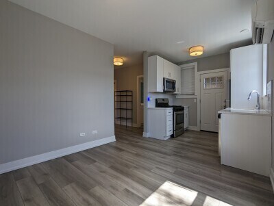 Photo - 3937 N Janssen Ave Unit 3