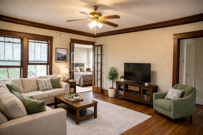 Photo - 417 11th Ave SE