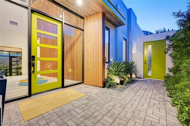 Photo - 678 Falcon Summit Ct