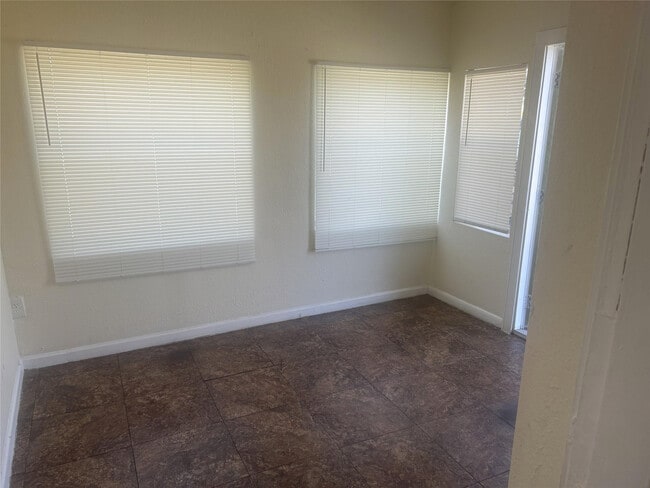 Photo - 3050 NW 5th Ct