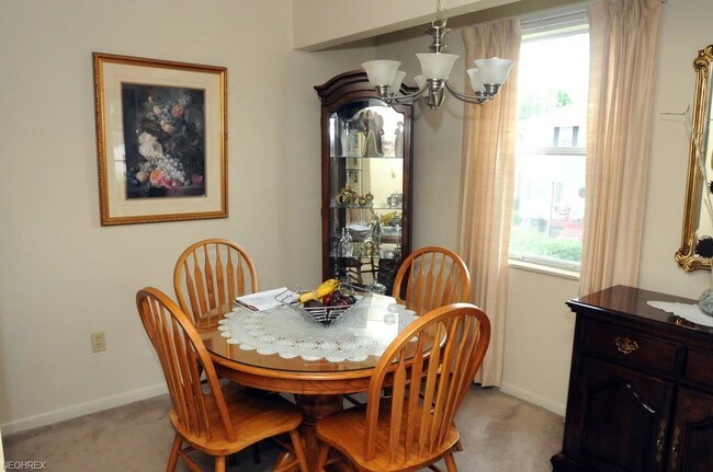 Photo - 1527 Foster Ave Unit 9