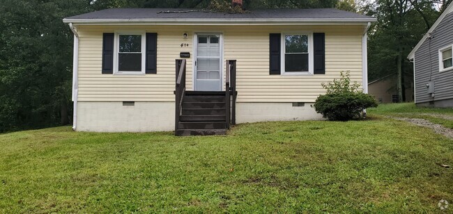 Building Photo - 2 Bedroom House