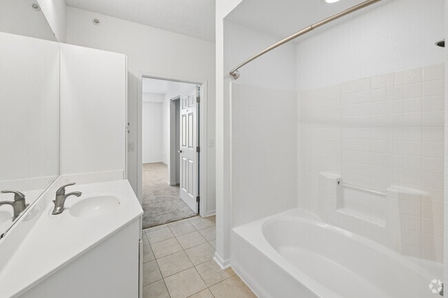 3BR, 2BA - 1,471SF - Second Bathroom