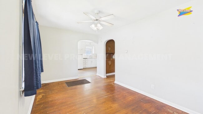 Photo - 413 E 6th St