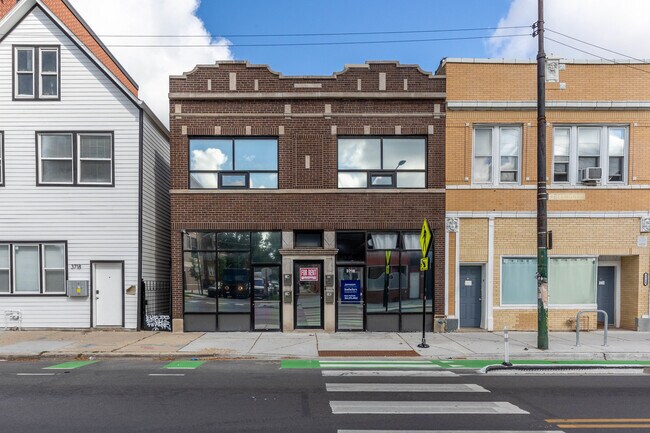 Building Photo - 3716 W Belmont Ave Unit 2