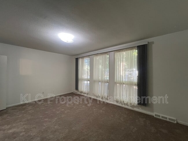 Photo - 2826 67th St