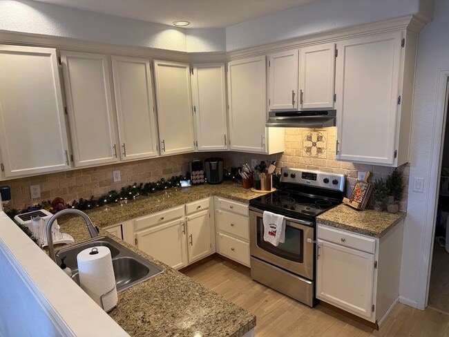 Photo - 9804 Grove St