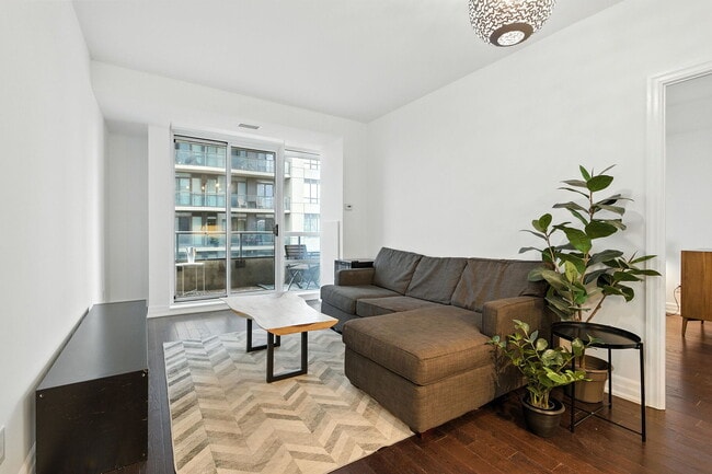 Photo - 500 St Clair Ave W