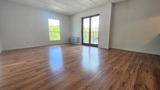 Living room - 147 Turner Rd Unit 92