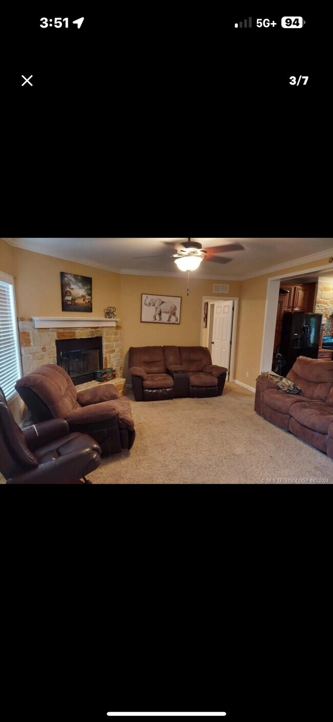 Photo - 2788 Winnett Rd