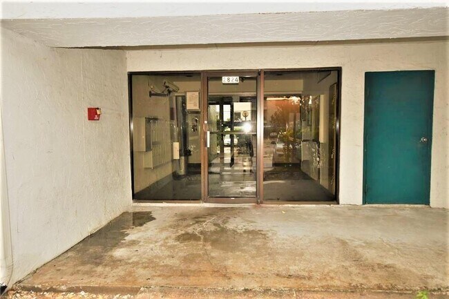 Photo - 2824 S Bartell Dr Unidad G213