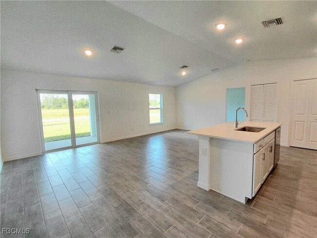 Photo - 909 NW 30th St