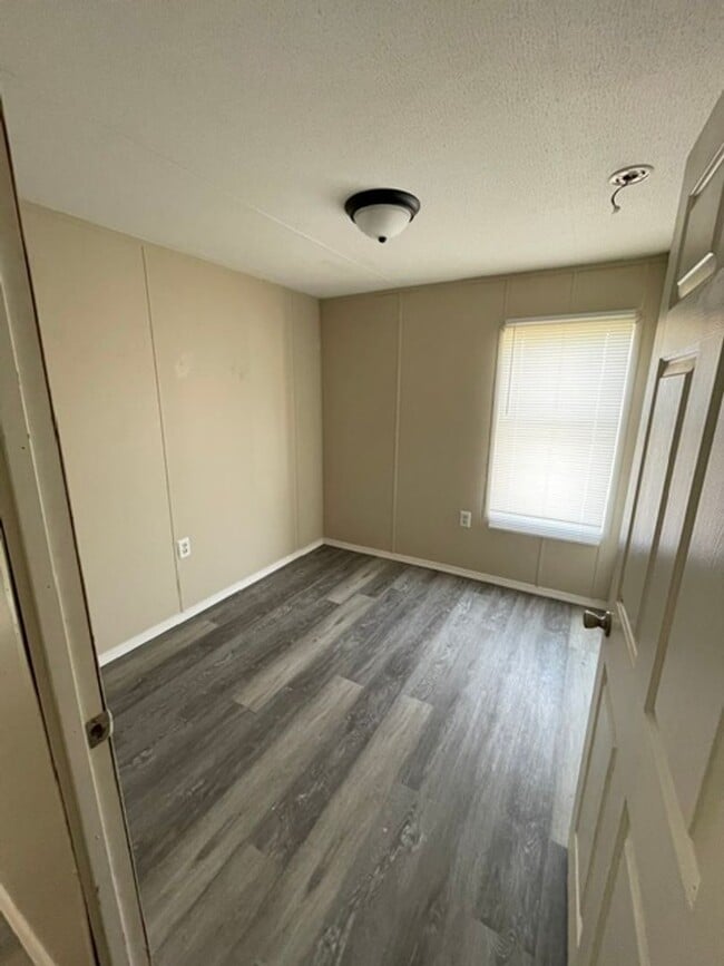 Photo - Eagle Estates Unit #4000