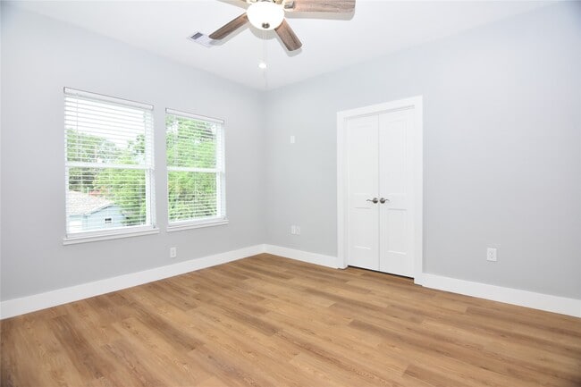 Photo - 6834 Foster St