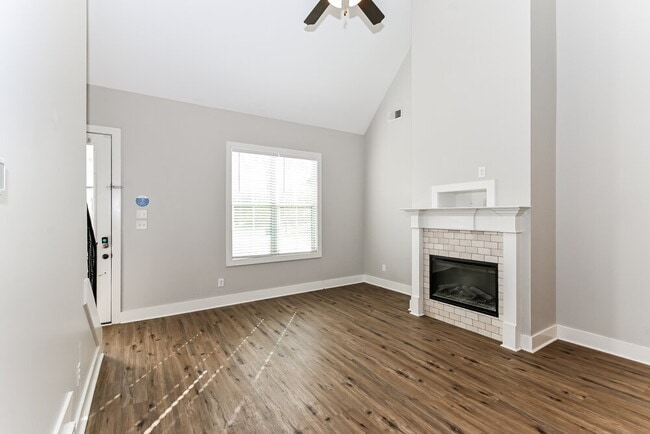 Photo - 2701 Maple Hill Dr