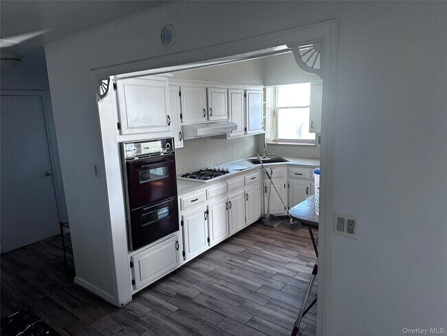 Photo - 113-17 95th Ave