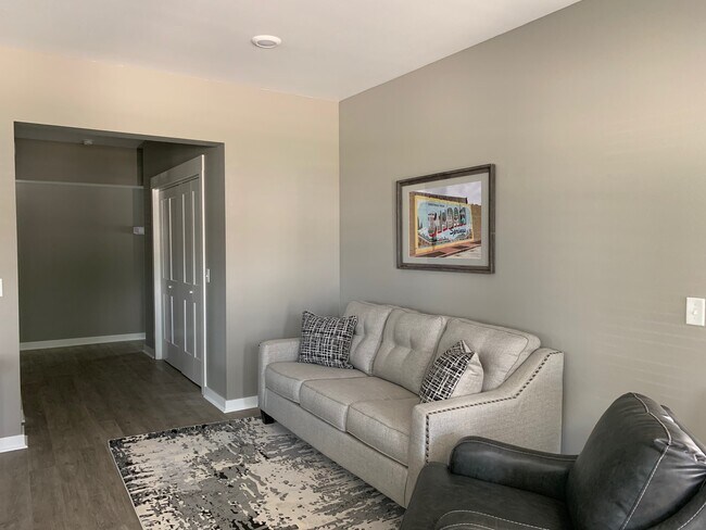 Living Room - 400 E Twin Springs St Unit 1