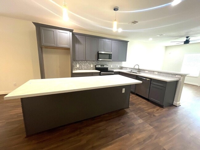 Photo - 4913 Southwind St