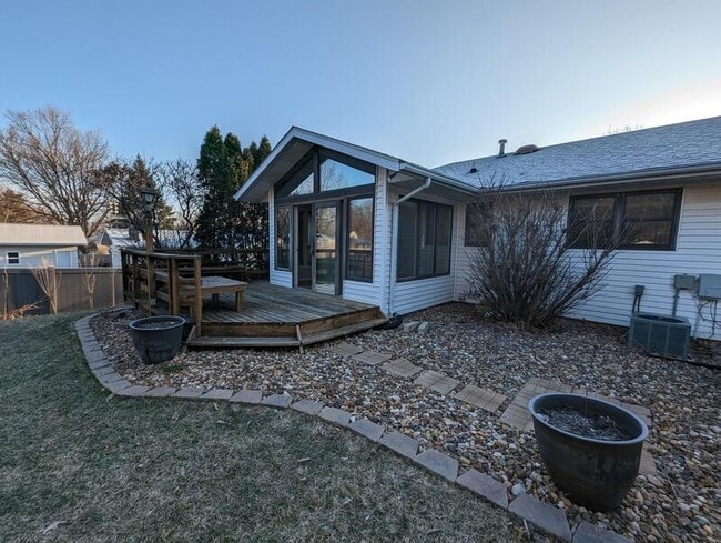 Building Photo - 1109 Boone St