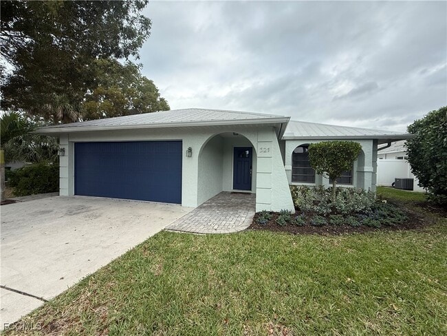 Building Photo - 521 102nd Ave N