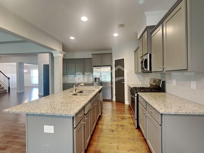 Photo - 1149 Victoria Walk Ln