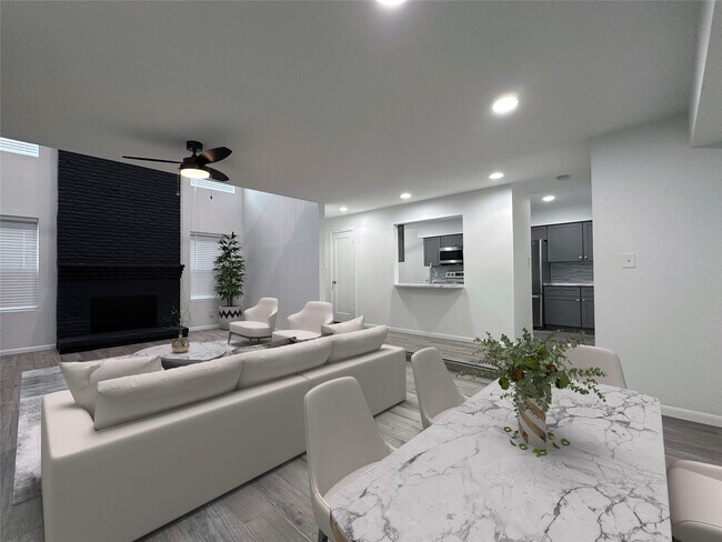 Building Photo - 5528 Beverly Hill St Unit 3