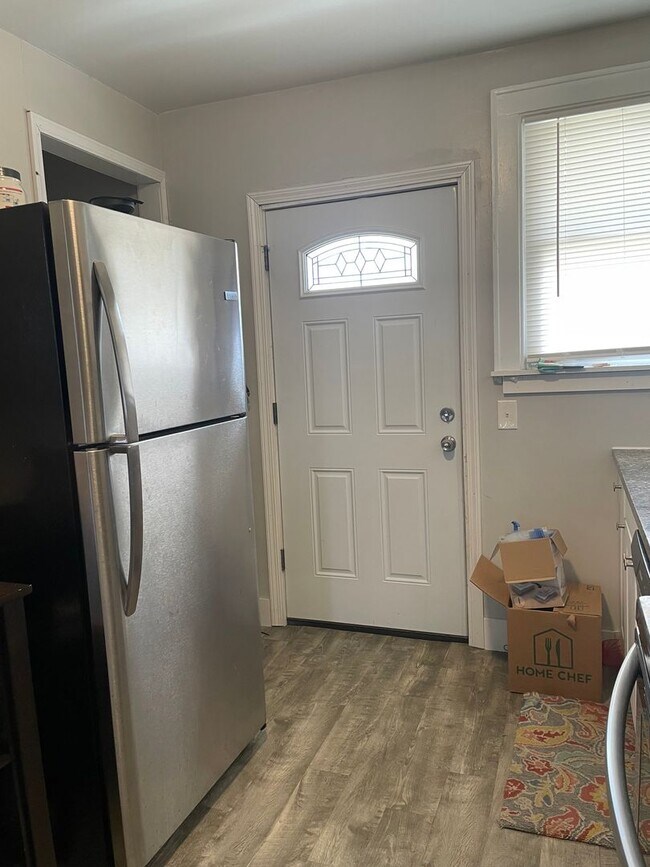 Photo - Spacious 3 Bedroom Home with Full finished Basement and Detached Garage!