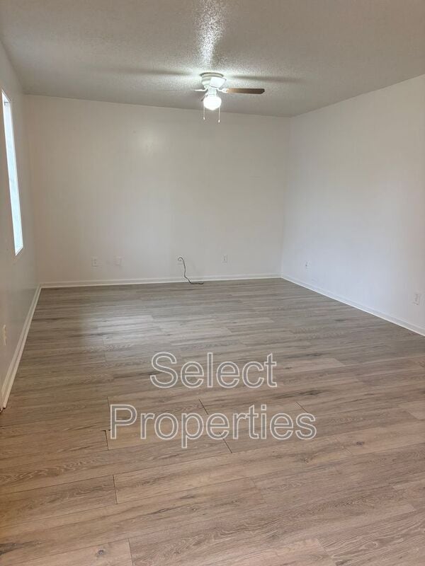 Photo - 2102 Clark St