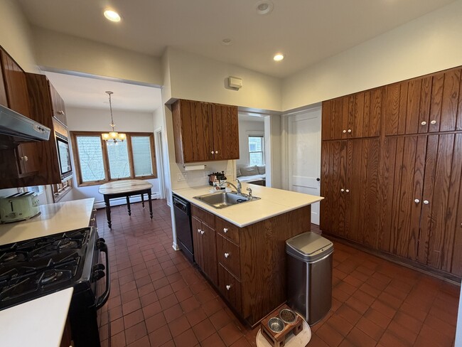 Photo - 1018 Oakwood Ave