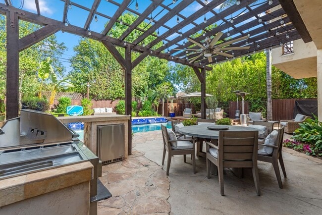 Photo - 4724 Noble Ave