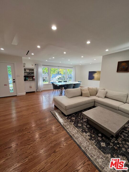 Building Photo - 9420 Creemore Dr