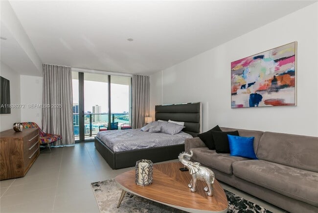 Building Photo - 1600 NE 1st Ave Unit 04