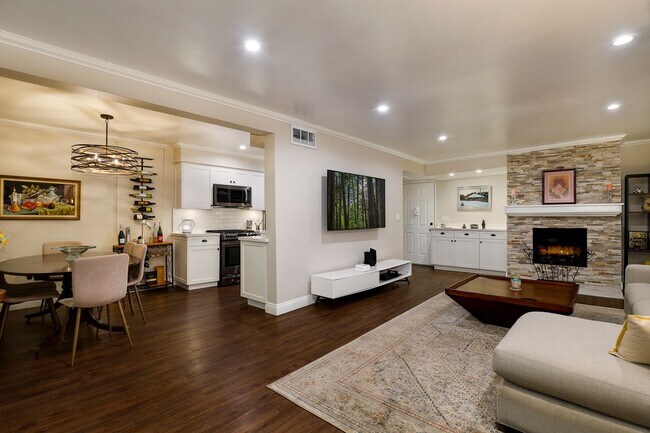 Photo - 4528 Colbath Ave