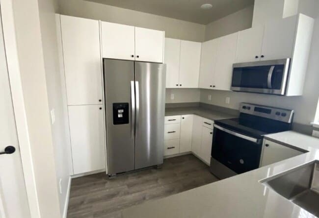 Photo - 3 Bed, 2.5 Bath Available in September!