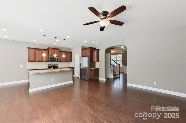 Photo - 149 Glade Vly Ave