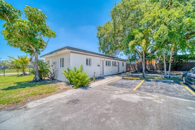 Photo - 12210 NE 14th Ave Unit 12210